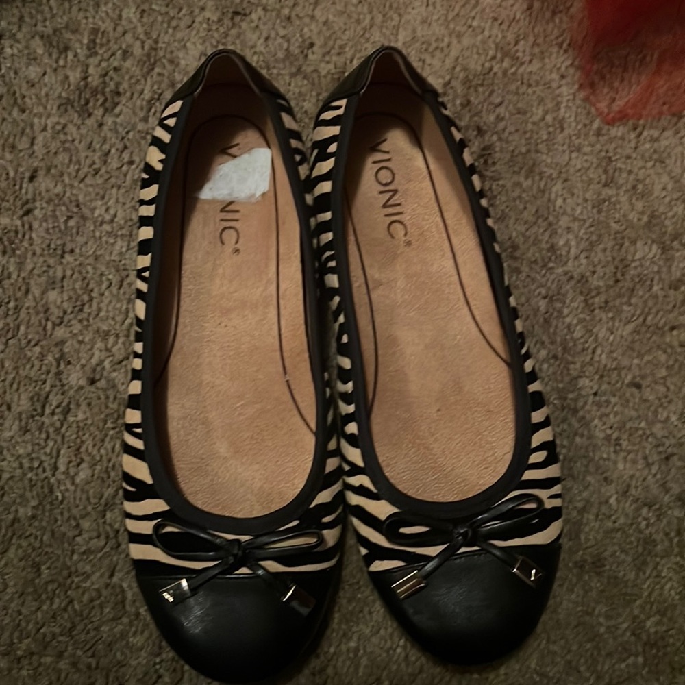 New ( No box) Tiger flats
